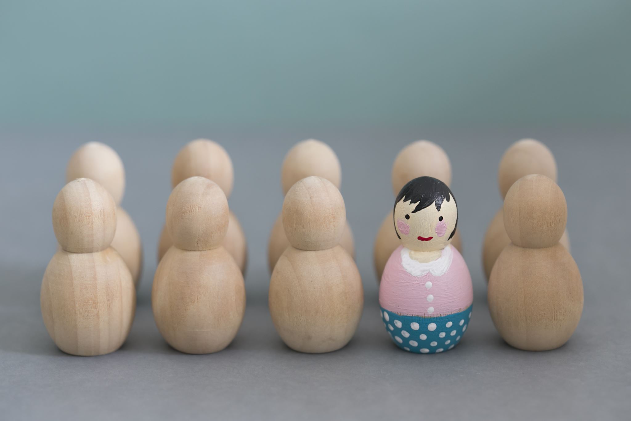 Peg-dolls-with-one-painted